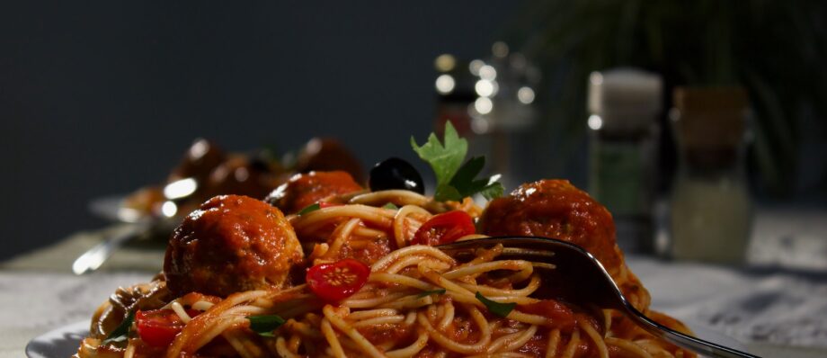 spaghetti on white ceramic plate